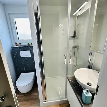 George Homes - Soline Biograd Na Moru