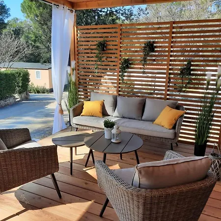 George Homes - Soline בית נופש