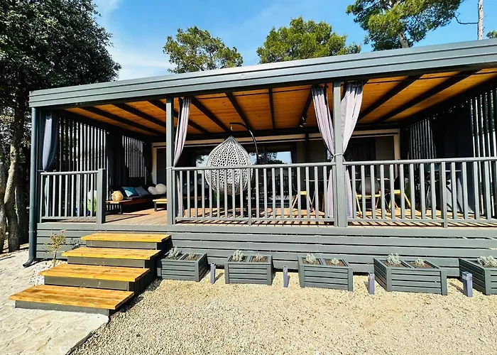 George Homes - Soline בית נופש ביוגראד נה מורו