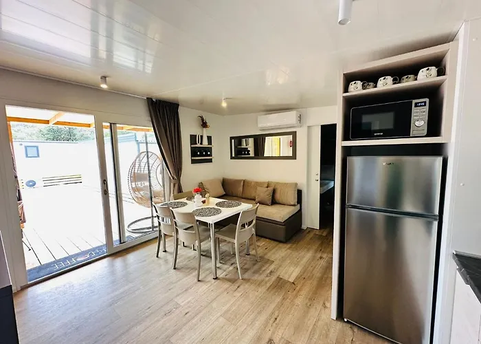 George Homes - Soline * ביוגראד נה מורו