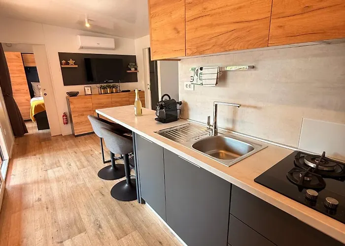 בית נופש George Homes - Soline *